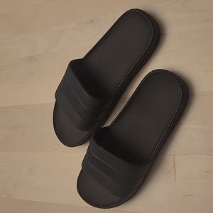 EUC Unbranded Black Sandal Slides(Beach, Poolside, Shower)